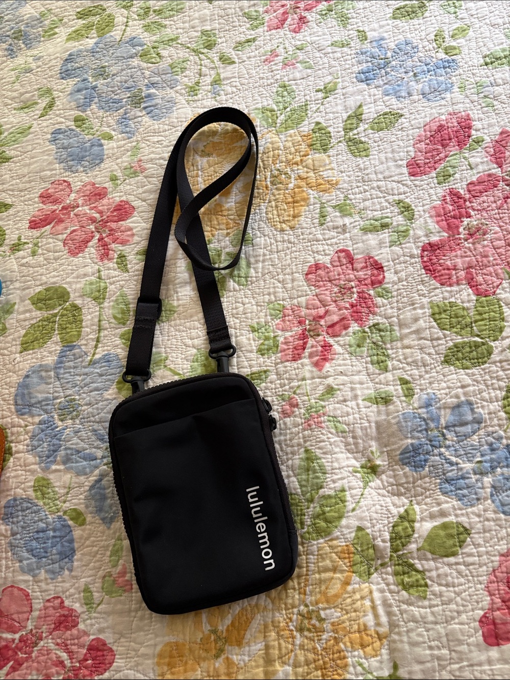 lululemon athletica Black Crossbody Camera Bag